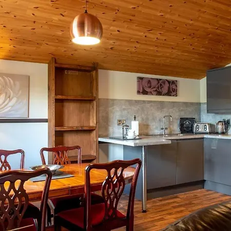 Harvest 13 - Yellowtop Country Park - Hot Tub - Yorkshire *