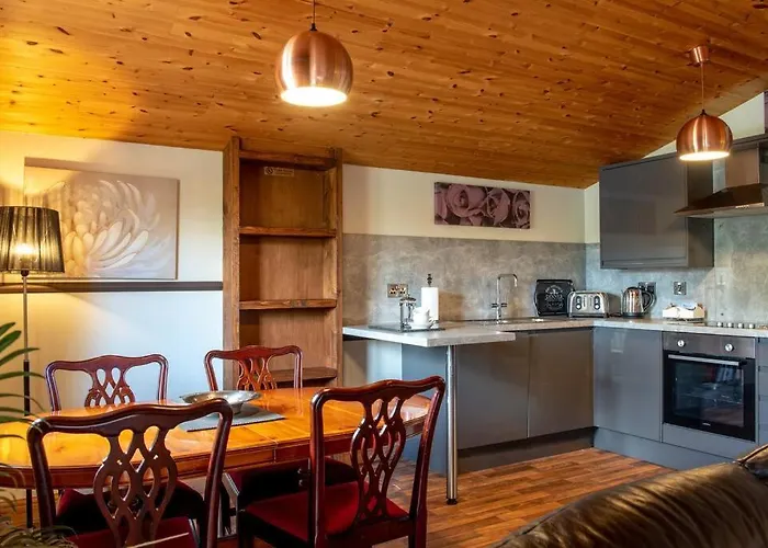 Harvest 13 - Yellowtop Country Park - Hot Tub - Yorkshire *