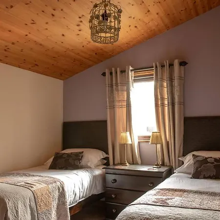 Harvest 13 Lodge, Yellowtop Country Park York